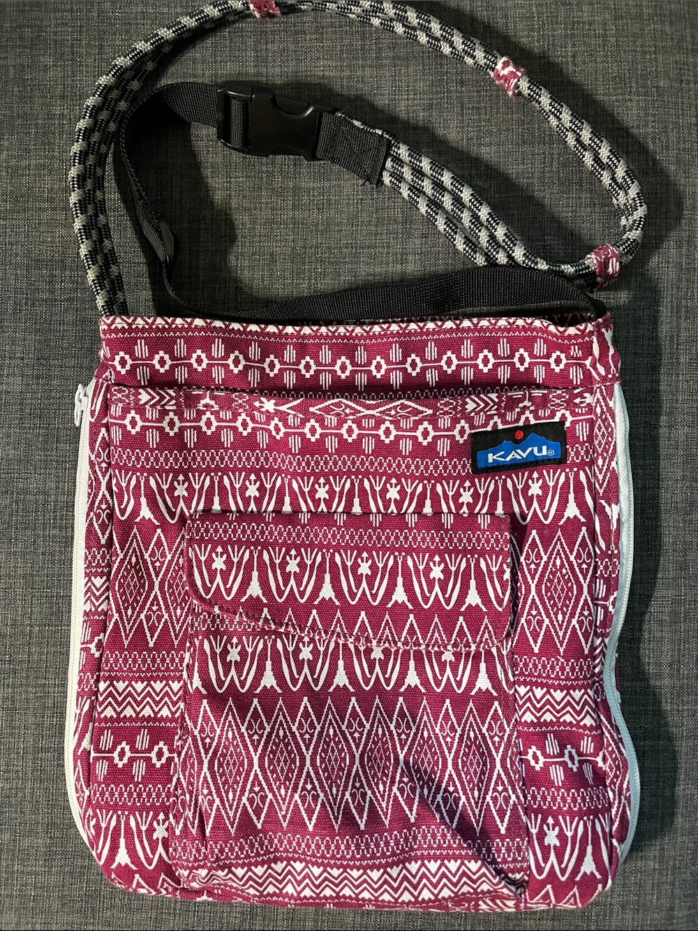 Kavu rope sling Shoulder Bag in Berry and White print